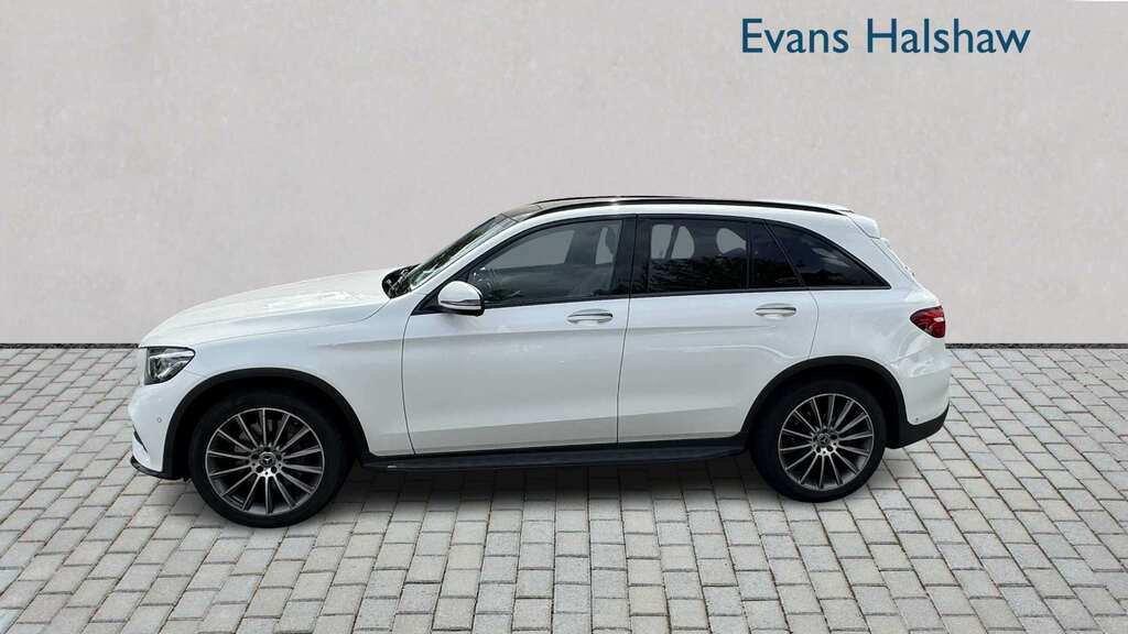 Mercedes-Benz GLC Class 220D 4Matic Amg Line Premium 9G-tronic 2018 White