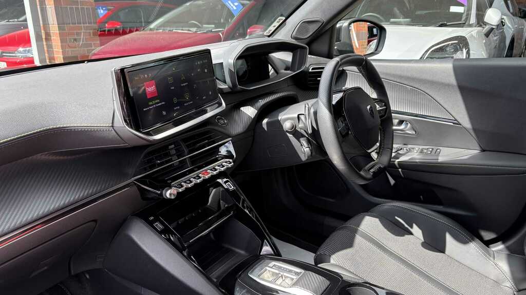 Peugeot 2008 1.2 Puretech 130 Gt Eat8 2023 DA73SSU Black #6