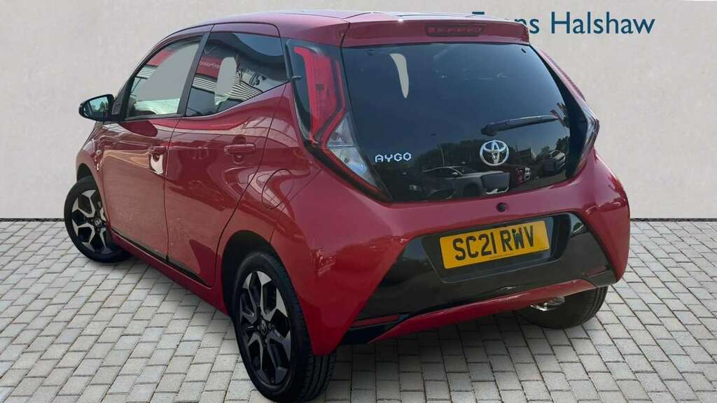 Toyota Aygo 1.0 Vvt-i X-trend Tss X-shift 2021 SC21RWV Red #2