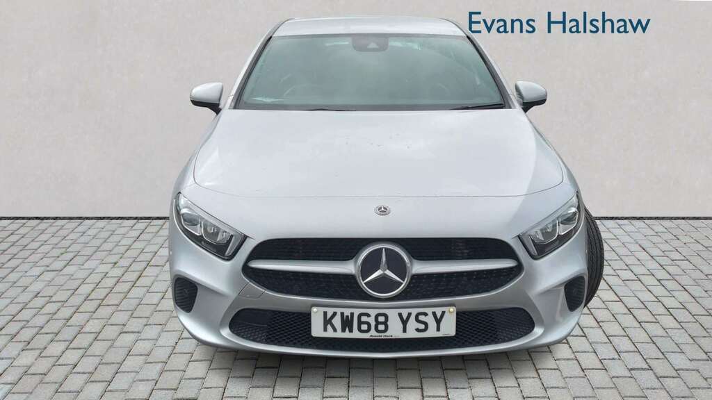 Mercedes-Benz A Class A200 Sport Executive 2018 KW68YSY Silver #4