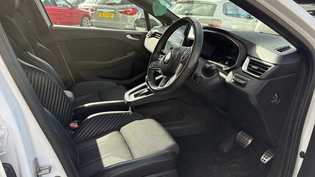 Renault Clio 1.6 E-tech Full Hybrid 145 Esprit Alpine BA73ZFG White #4