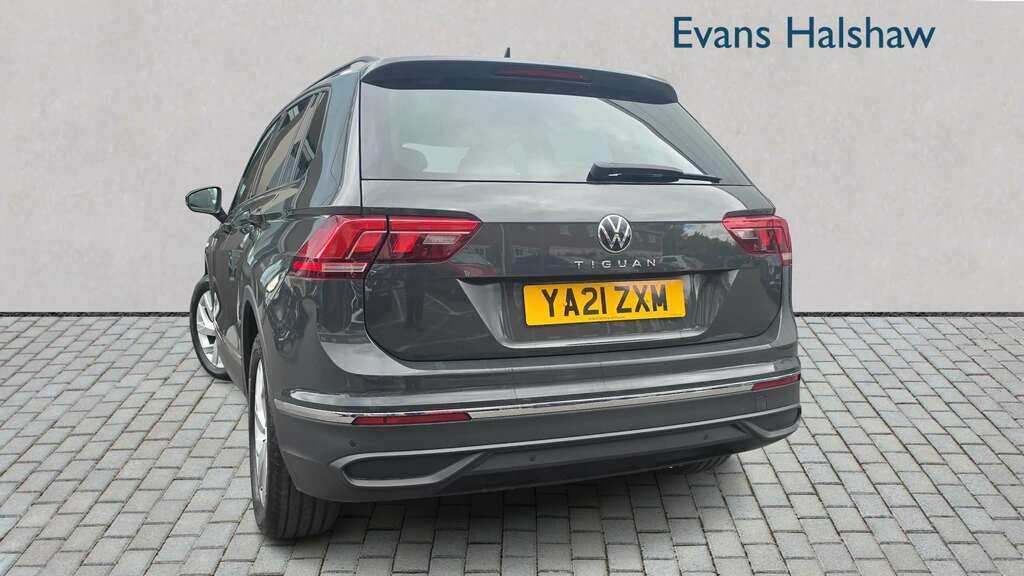 Volkswagen Tiguan 1.5 Tsi 150 Life Dsg 2021 YA21ZXM Grey #2