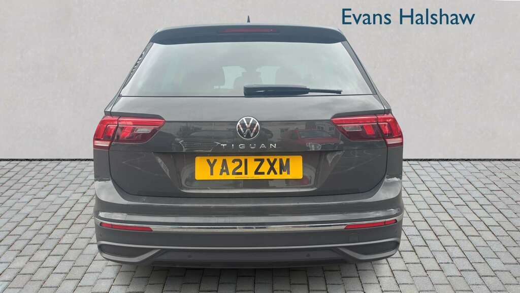 Volkswagen Tiguan 1.5 Tsi 150 Life Dsg 2021 YA21ZXM Grey #5