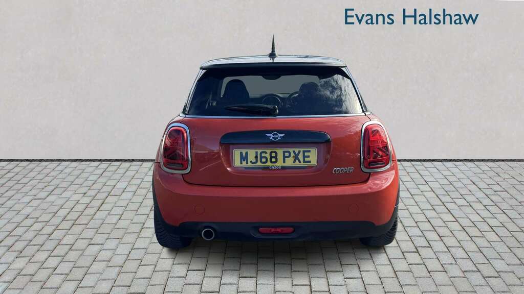 Mini Hatch 1.5 Cooper II 2018 MJ68PXE Orange #3