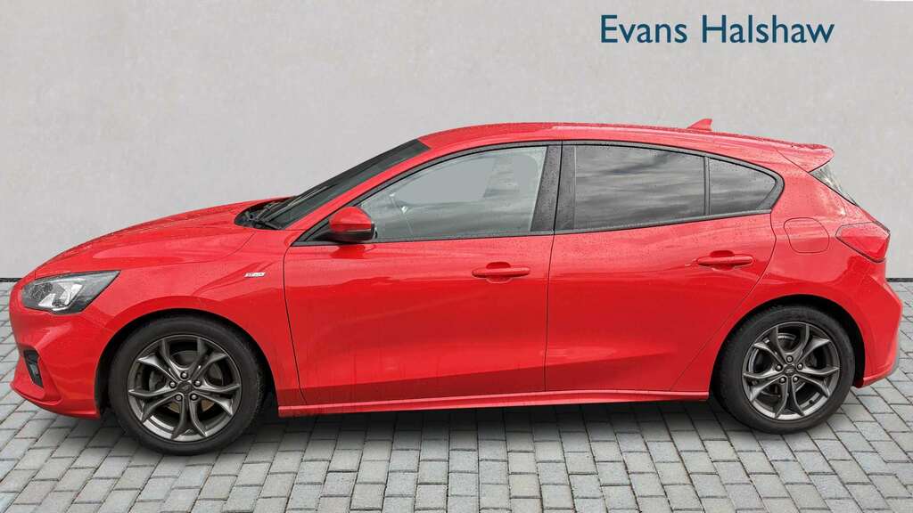 Ford Focus 1.0 Ecoboost 125 St-line 2018 CK68GYG Red #3