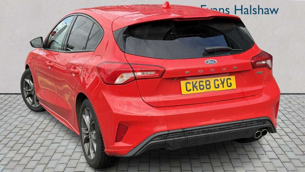 Ford Focus 1.0 Ecoboost 125 St-line 2018 CK68GYG Red #2