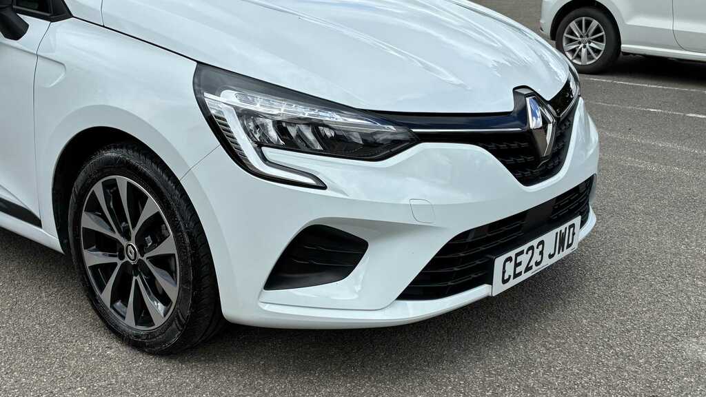 Renault Clio 1.6 E-tech Full Hybrid 145 Evolution 2023 CE23JWD White #5
