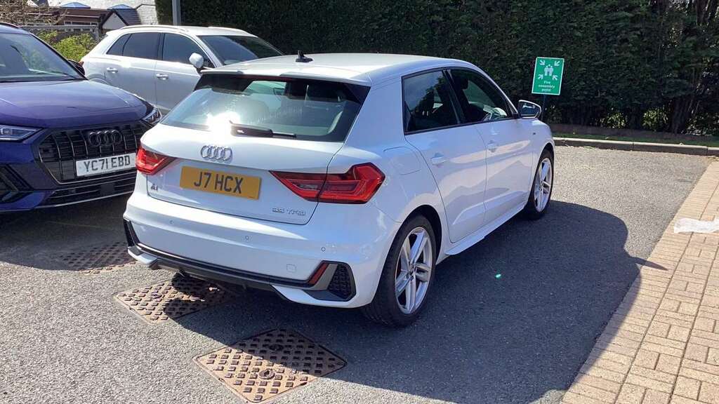 Audi A1 35 Tfsi S Line S Tronic 2019 KR19NFP White #2