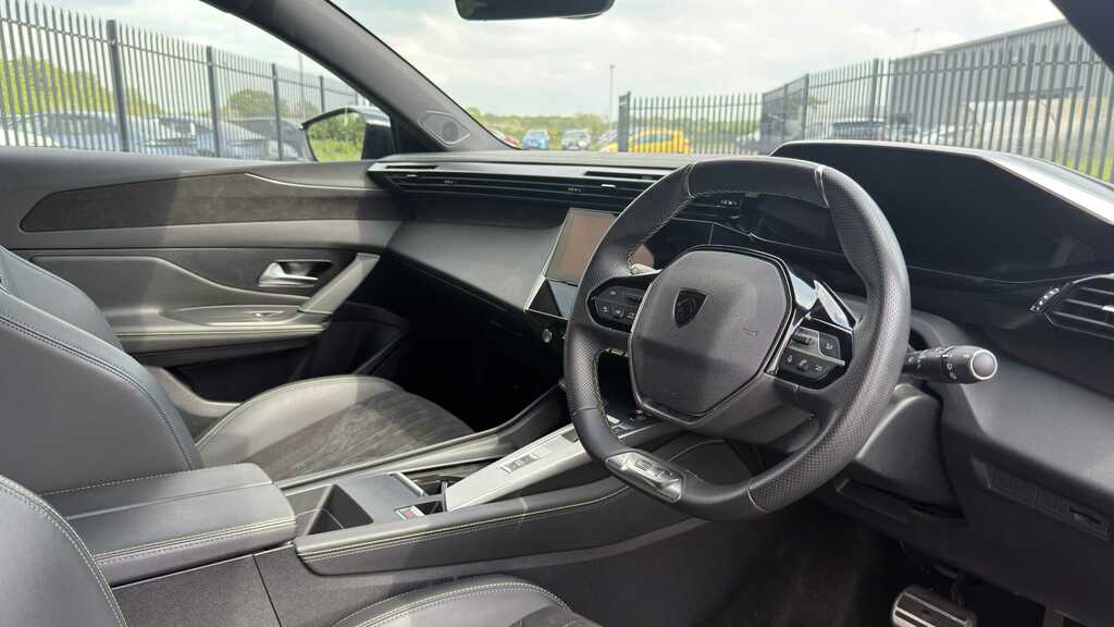 Peugeot 308 1.5 Bluehdi Gt Eat8 2023 Red #2
