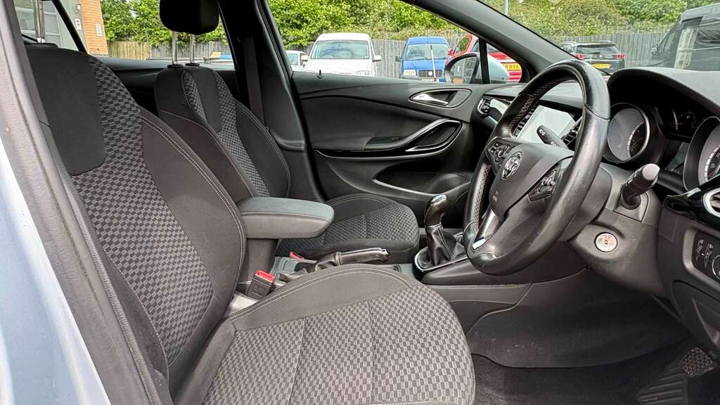 Vauxhall Astra 1.4T 16V 150 Sri Nav 2016 DU66EHD Silver #3