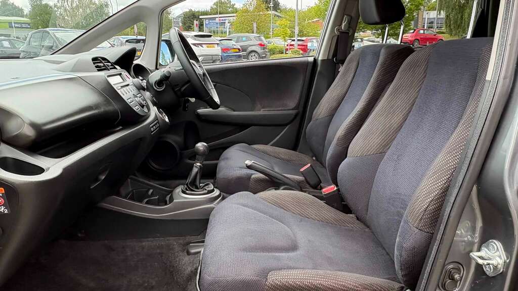 Honda Jazz 1.4 I-vtec Es Plus 2014 FJ14WRZ #3