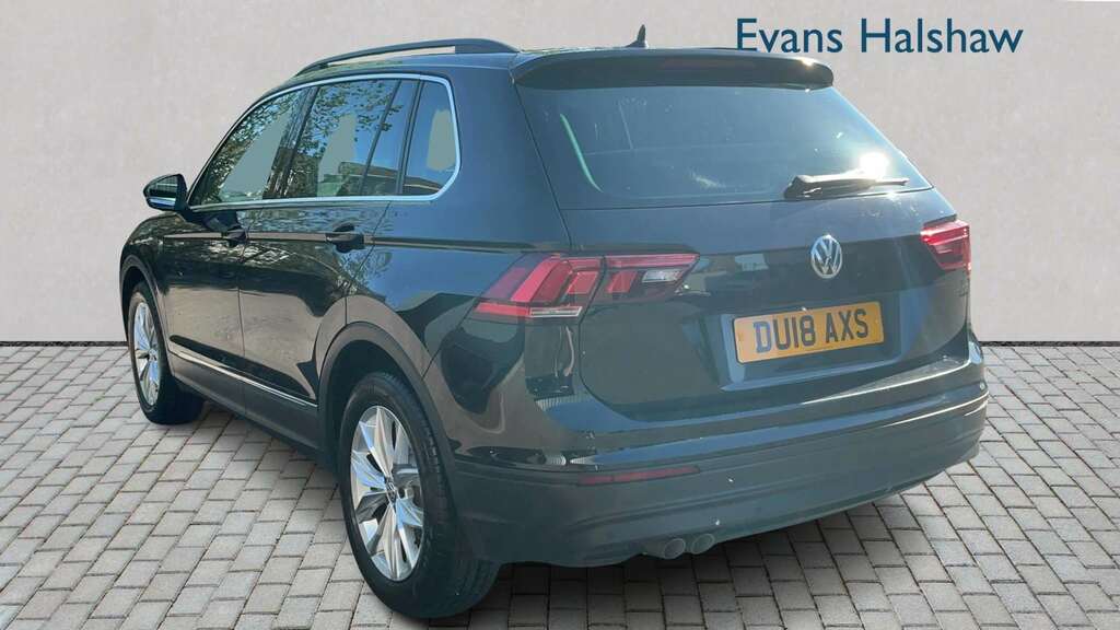 Volkswagen Tiguan 2.0 Tdi 150 Se Nav Dsg 2018 DU18AXS Black #2