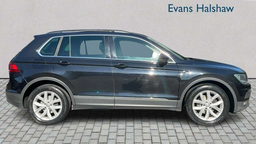 Volkswagen Tiguan 2.0 Tdi 150 Se Nav Dsg 2018 DU18AXS Black #6
