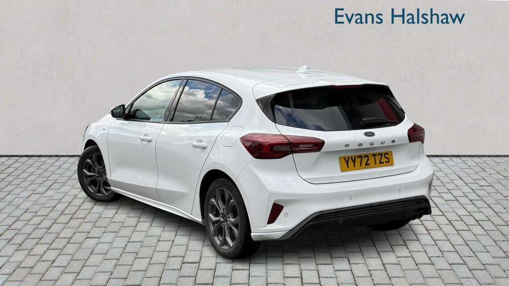 Ford Focus 1.0 Ecoboost St-line 2023 YY72TZS White #2