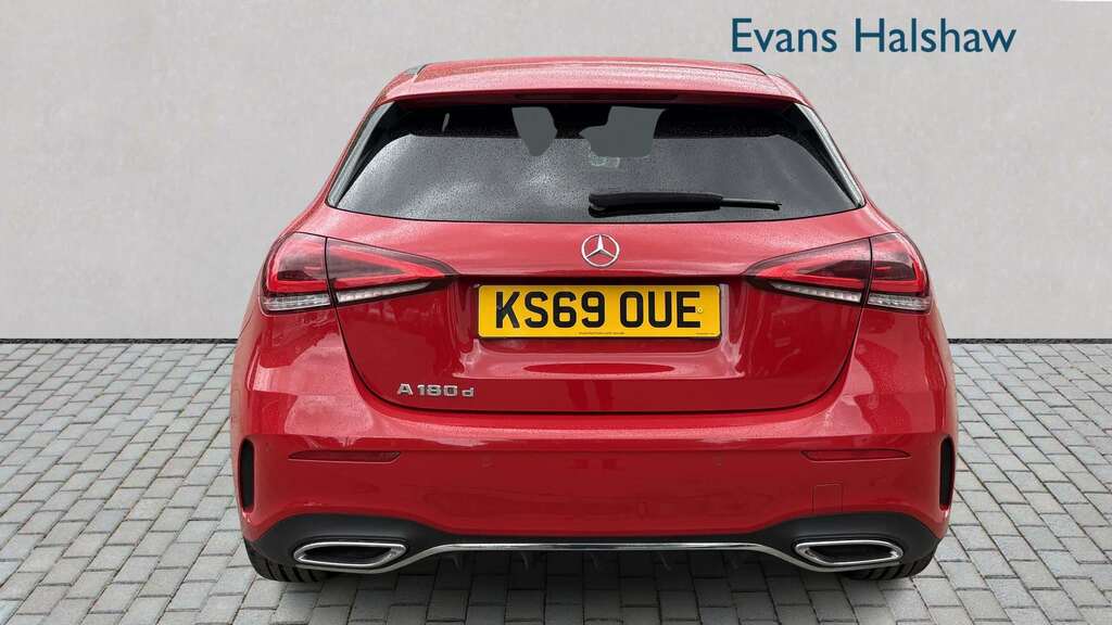 Mercedes-Benz A Class A180d Amg Line Premium 2019 KS69OUE Red #4