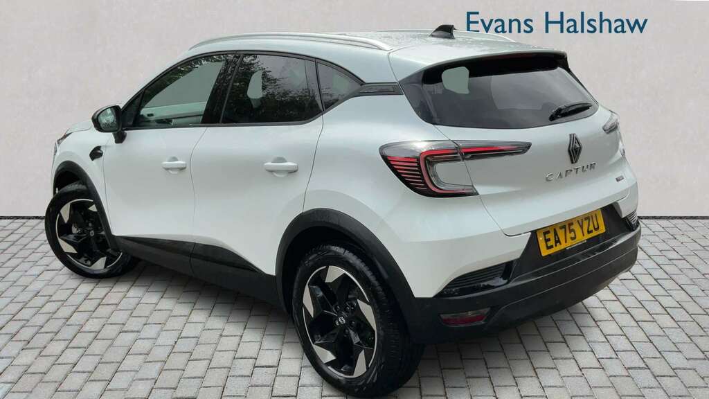 Renault Captur 1.8 E-tech Full Hybrid 160 Techno 2025 White