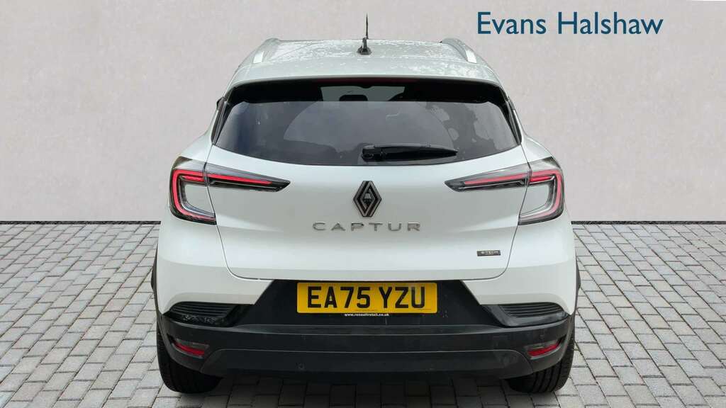 Renault Captur 1.8 E-tech Full Hybrid 160 Techno 2025 White #4