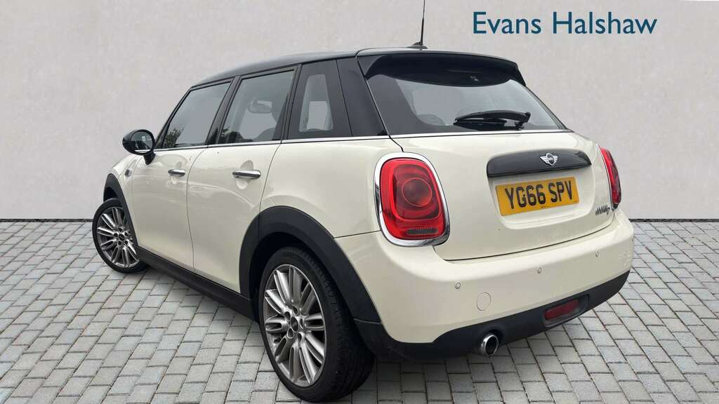 Mini Hatch 1.5 Cooper D Chilimedia Pack XL 2016 YG66SPV White #2