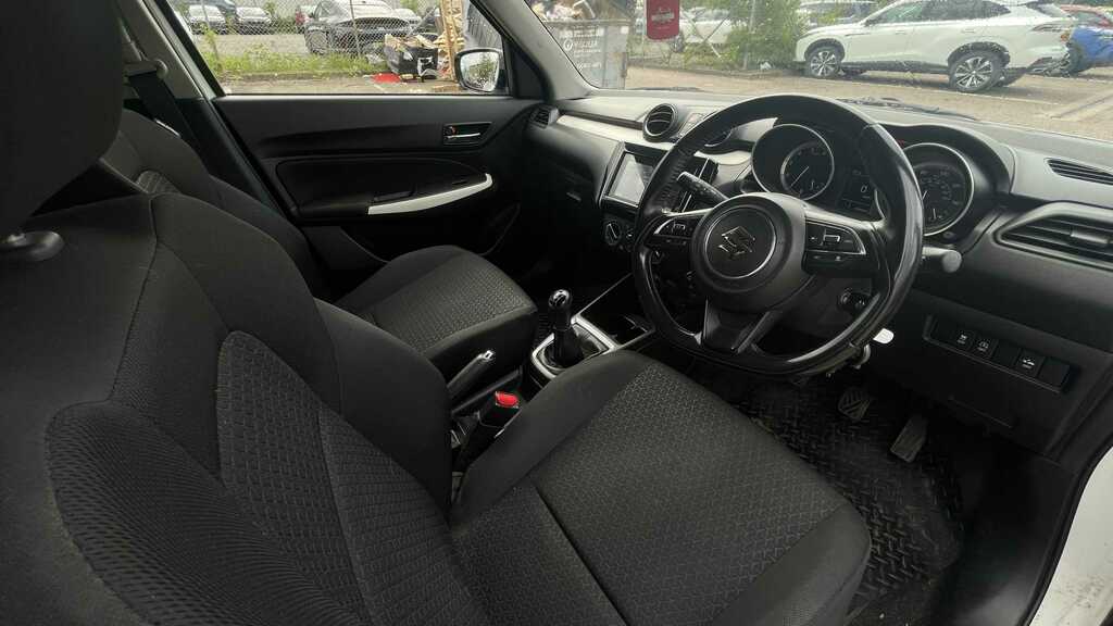 Suzuki Swift 1.2 Dualjet 83 12V Hybrid Sz-l 2022 YN71VBP White #5