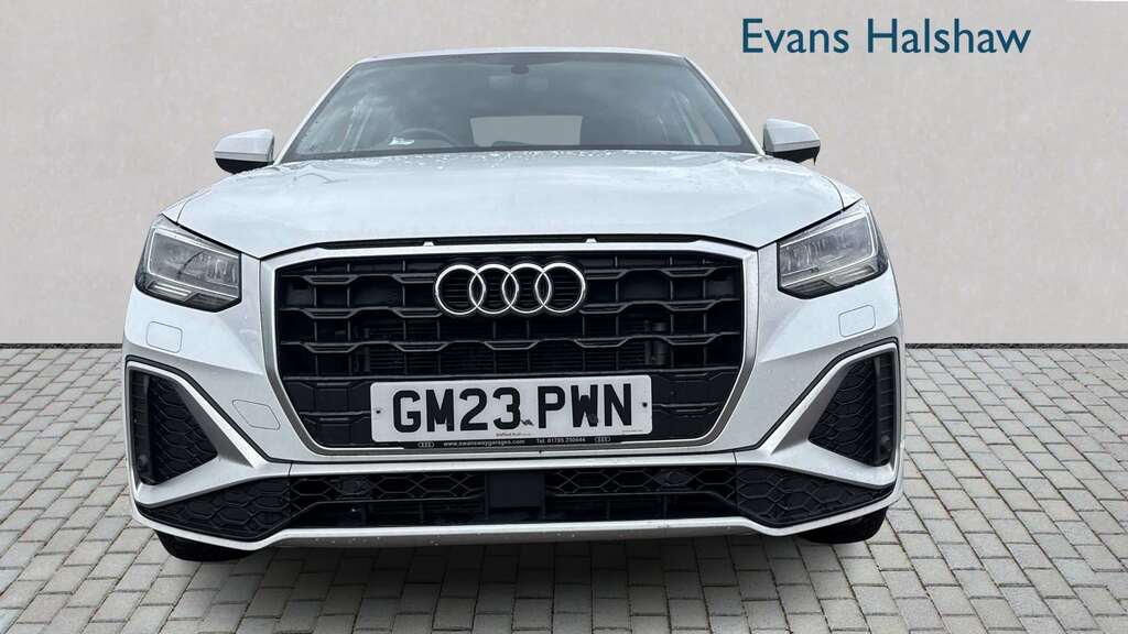 Audi Q2 35 Tfsi S Line S Tronic 2023 GM23PWN White #4