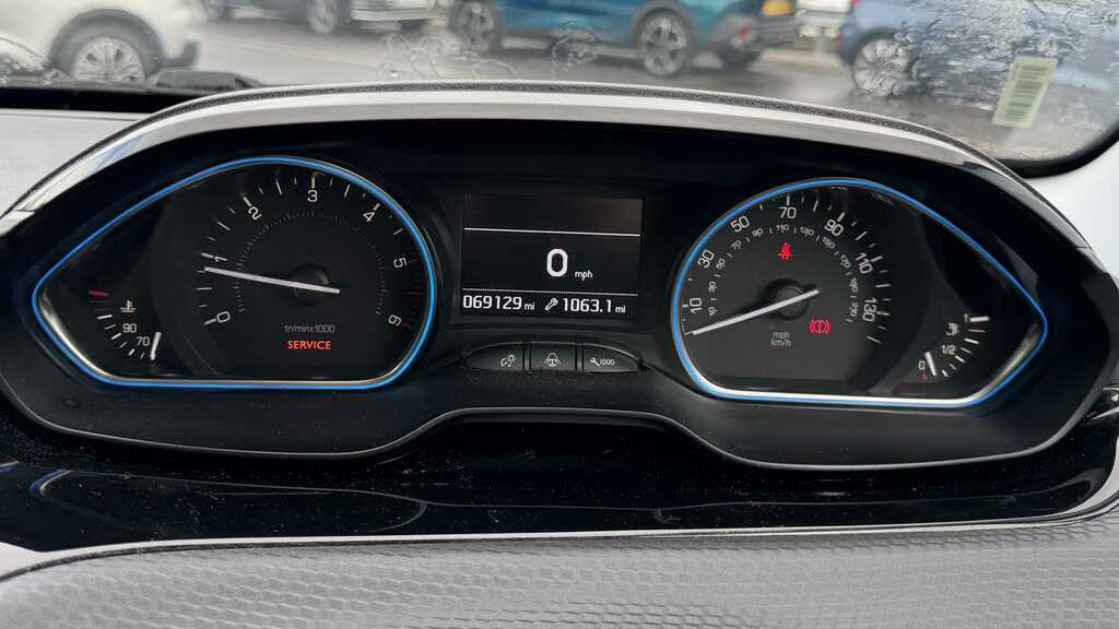 Peugeot 2008 1.6 Bluehdi 100 Allure 2017 FGZ8752 Grey #4