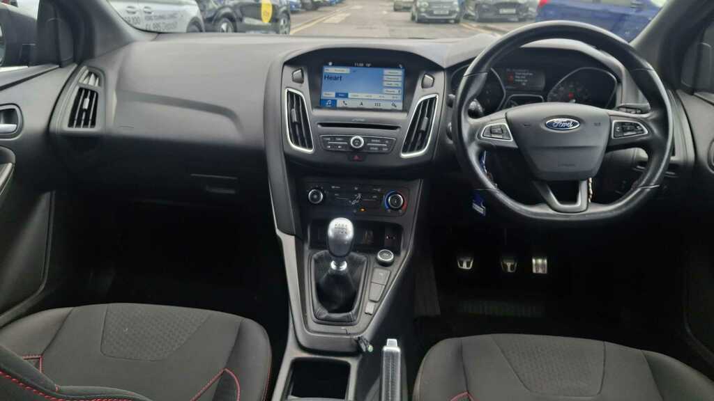 Ford Focus 1.0 Ecoboost 140 St-line Navigation 2018 WP18YDX Grey #6
