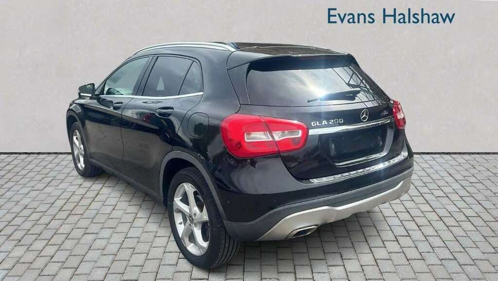 Mercedes-Benz GLA Class 200 Sport Executive 2017 MT67EFE Black #4