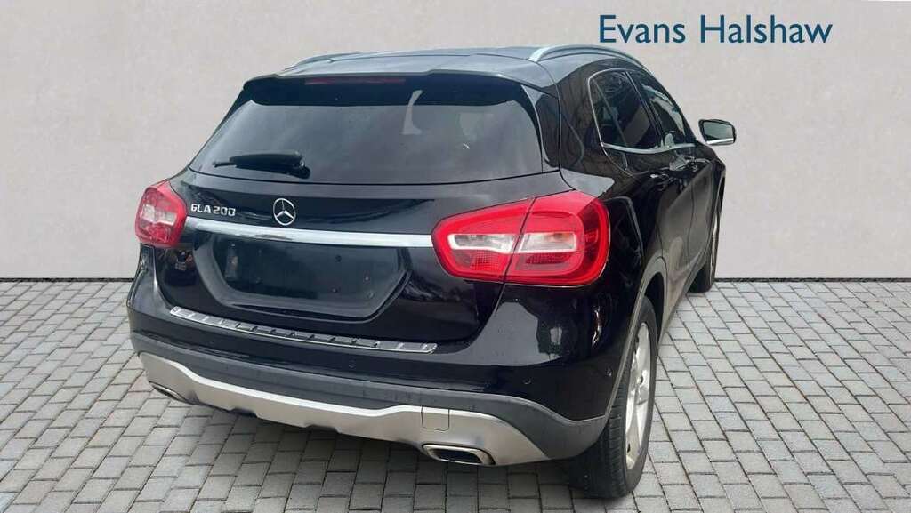 Mercedes-Benz GLA Class 200 Sport Executive 2017 MT67EFE Black #6