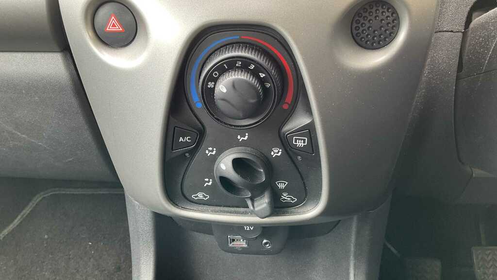 Peugeot 108 1.0 Active 2016 YB66YRO Blue #2