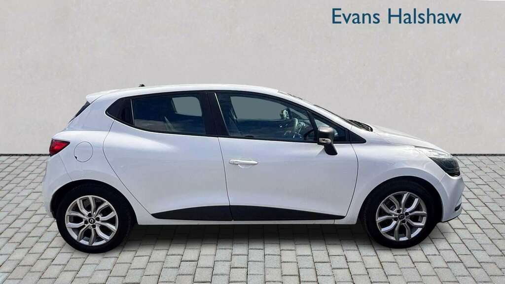 Renault Clio 1.2 16V Play 2017 PO67YVA White #3