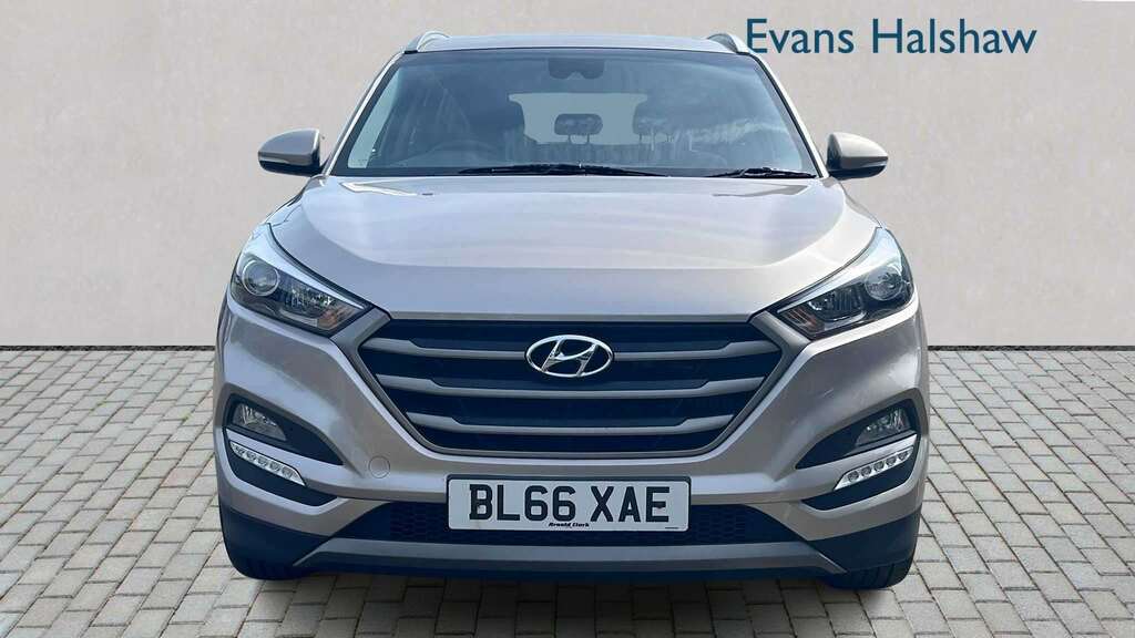 Hyundai Tucson 1.7 Crdi Blue Drive Se 2Wd 2016 BL66XAE White #3