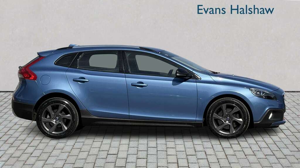 Volvo V40 Cross Country D2 120 Cross Country Lux Geartronic 2015 Blue #3