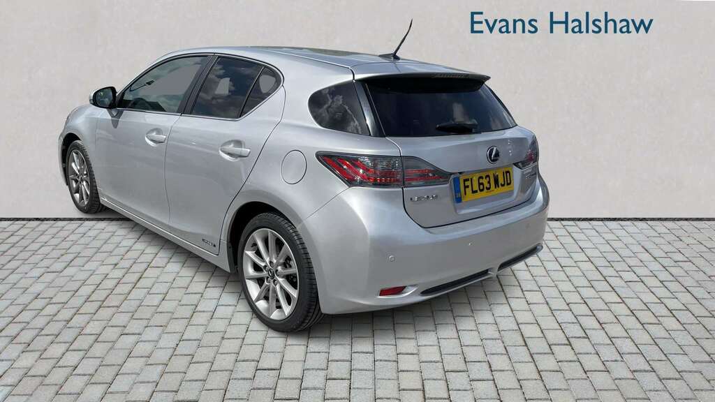 Lexus CT 200H 1.8 Advance Cvt 2013 Silver #3