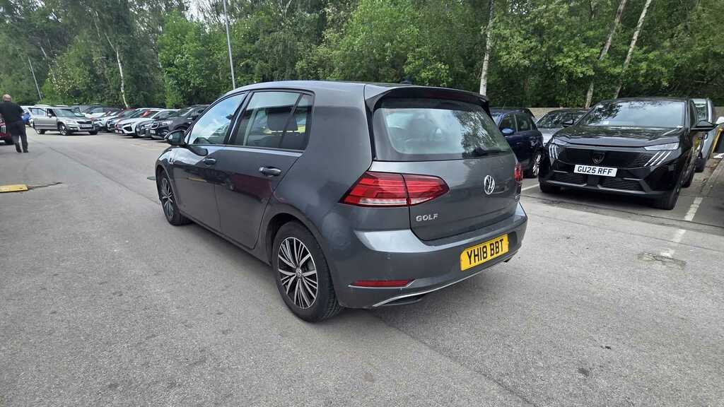 Volkswagen Golf 1.5 Tsi Evo Se Nav 2018 YH18BBT #4