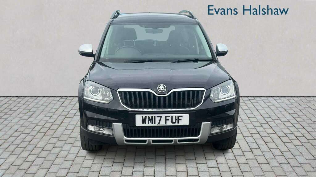 Skoda Yeti 2.0 Tdi Cr 150 Se L Drive 4X4 2017 Black #2