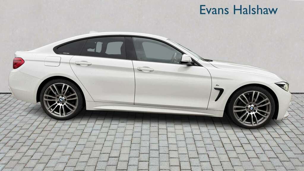 BMW 4 Series 420I M Sport Professional Media 2018 YD68XJT White #4
