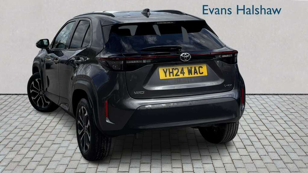 Toyota Yaris Cross 1.5 Hybrid Design Cvt 2024 YH24WAC Grey #2
