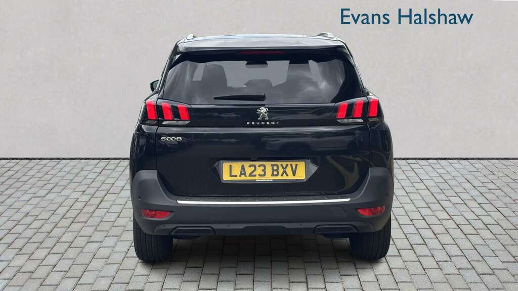 Peugeot 5008 1.5 Bluehdi Allure Premium Eat8 2023 Black #3