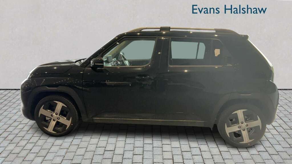 Hyundai Inster 85Kw 02 49Kwh 2026 FG26HVH Black #3