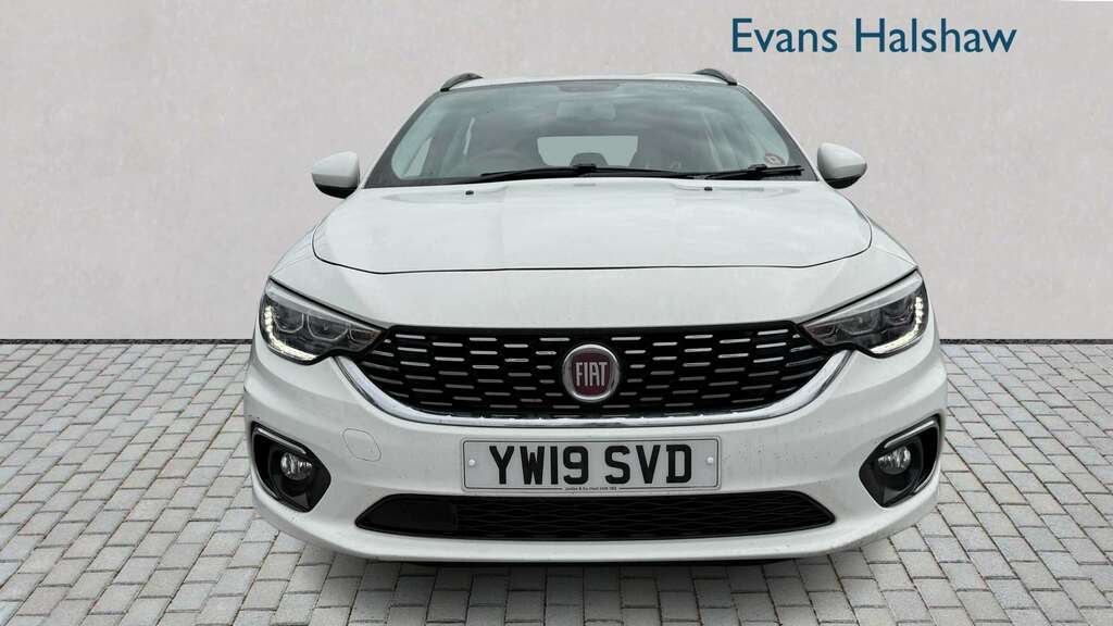 Fiat Tipo 1.6 Multijet Lounge 2019 White #2