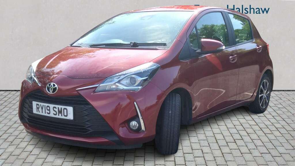 Toyota Yaris 1.5 Vvt-i Icon Tech 2019 RY19SMO  #2