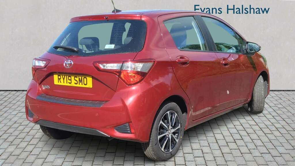 Toyota Yaris 1.5 Vvt-i Icon Tech 2019 RY19SMO  #4