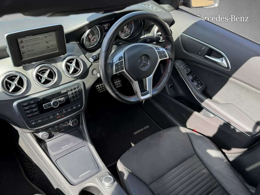 Mercedes-Benz GLA Class 220 Cdi 4Matic Amg Line Pre Plus 2015 YC65PEO Grey #3
