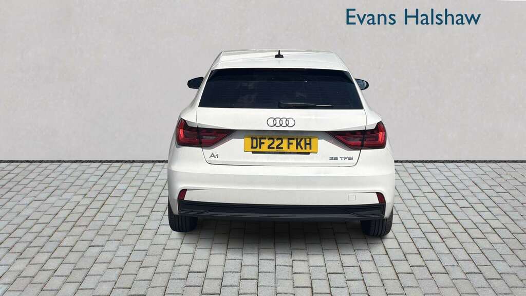 Audi A1 25 Tfsi Technik 2022 DF22FKH White #5