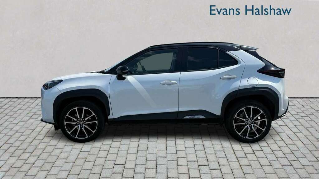 Toyota Yaris Cross 1.5 Hybrid 130 Gr Sport Cvt 2024 YP24RVV White #6