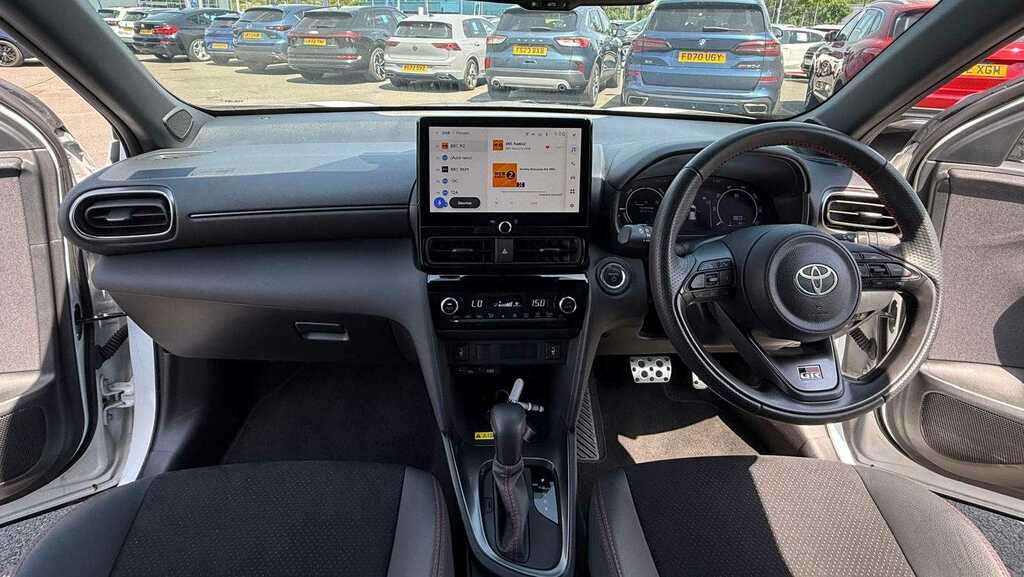 Toyota Yaris Cross 1.5 Hybrid 130 Gr Sport Cvt 2024 YP24RVV White #2