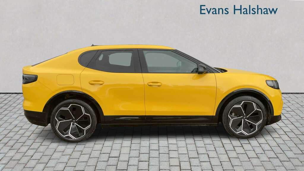 Ford Capri 210Kw Premium 77Kwh 2025 Yellow #3
