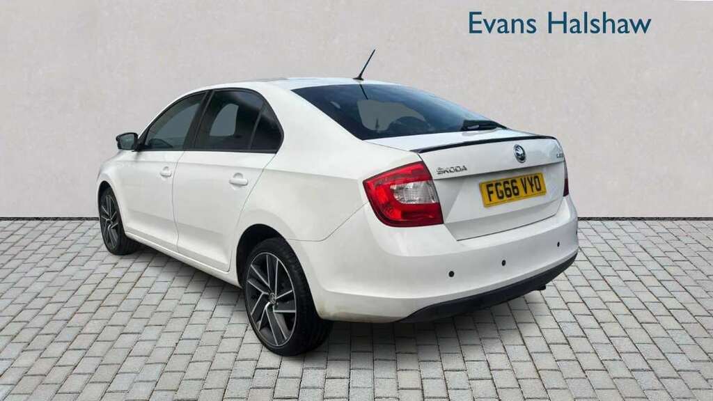 Skoda Rapid 1.2 Tsi 110 Sport 2016 White #6