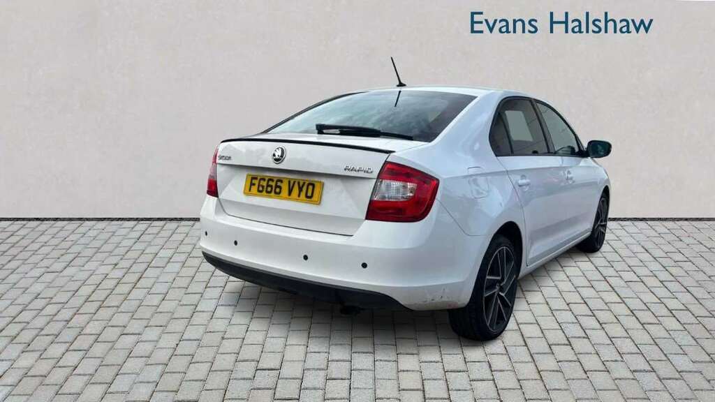 Skoda Rapid 1.2 Tsi 110 Sport 2016 White #5