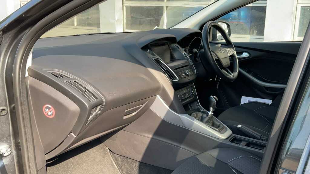 Ford Focus 1.0 Ecoboost 125 Zetec 2016 BP66VDC Grey #4